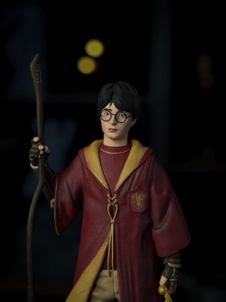 Harry Potter &mdash; Quidditch Edition Collectible Statue, Painted, L (31cm)