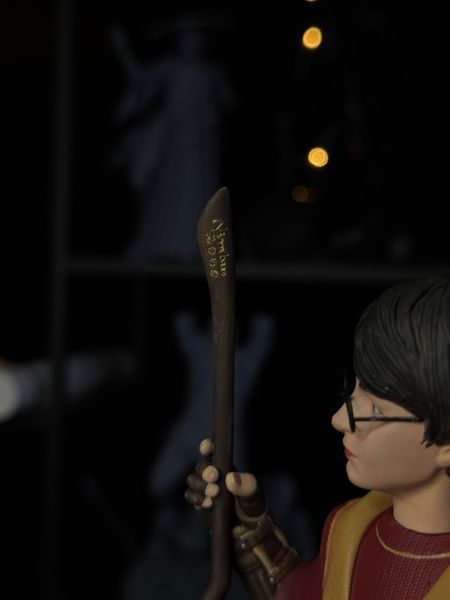 Harry Potter &mdash; Quidditch Edition Collectible Statue, Painted, L (31cm)