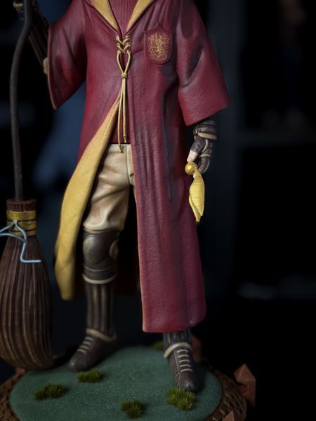 Harry Potter &mdash; Quidditch Edition Collectible Statue, Painted, L (31cm)
