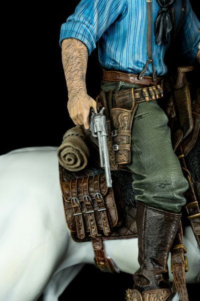 Arthur Morgan & Horse Diorama &ndash; RDR2 | Exclusive Hand-Painted Figure, Painted, L (36cm)