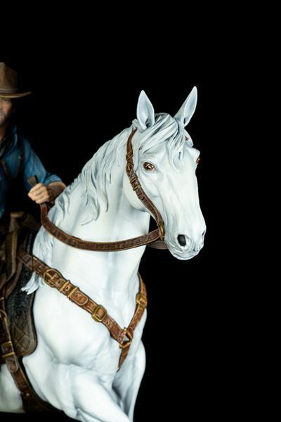 Arthur Morgan & Horse Diorama &ndash; RDR2 | Exclusive Hand-Painted Figure, Painted, L (36cm)
