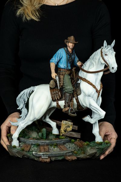 Arthur Morgan & Horse Diorama &ndash; RDR2 | Exclusive Hand-Painted Figure, Painted, L (36cm)