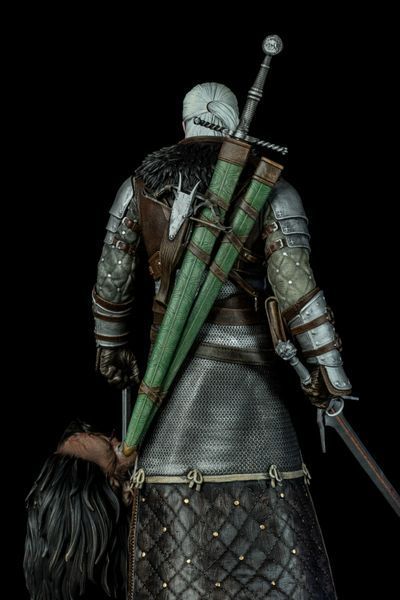 Geralt of Rivia Collectible Figure (Ursine Armor) &mdash; The WItcher &mdash; Hearts of Stone & Toxicity Edition, Painted, L (28cm)
