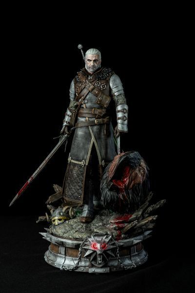 Geralt of Rivia Collectible Figure (Ursine Armor) &mdash; The WItcher &mdash; Hearts of Stone & Toxicity Edition, Painted, L (28cm)