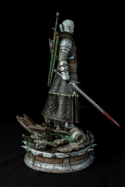 Geralt of Rivia Collectible Figure (Ursine Armor) &mdash; The WItcher &mdash; Hearts of Stone & Toxicity Edition, Painted, L (28cm)