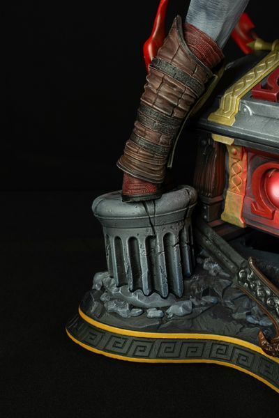Kratos Collectible Figure (God of War) &mdash; Kratos Figure, Painted, S (25cm)