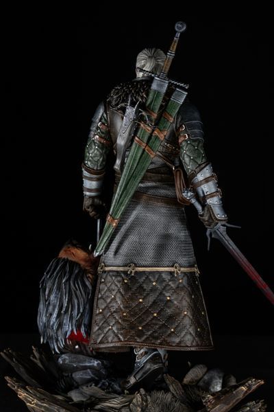 Geralt of Rivia Collectible Statue &mdash; The Witcher, Painted, L (28cm)