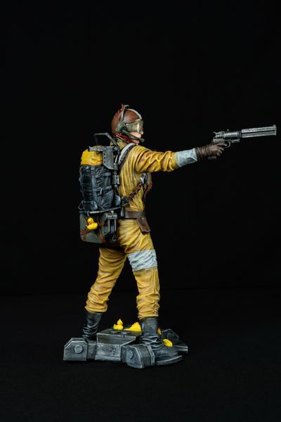 Коллекционная фигурка Raider with Scrappy (ARC Raiders) Raider with Scrappy Collectible Figure (ARC Raiders) фото
