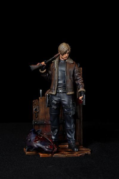 Коллекционная фигурка Леон С. Кеннеди &mdash; Resident Evil 4 Leon S. Kennedy Collectible Figure &mdash; Resident Evil 4 фото