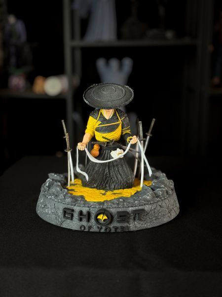 Эксклюзивная коллекционная фигура из Ghost of Yotei. Ghost of yotei rock3d фото