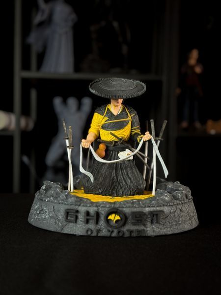 Эксклюзивная коллекционная фигура из Ghost of Yotei. Ghost of yotei rock3d фото