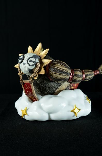 Esquie Diorama toy with cloud lighting &ndash; Clair Obscur: Expedition 33, Unpainted, Standart 13cm