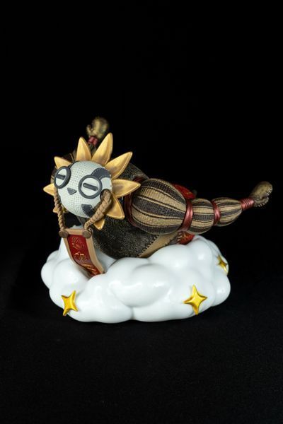 Esquie Diorama toy with cloud lighting &ndash; Clair Obscur: Expedition 33, Unpainted, Standart 13cm