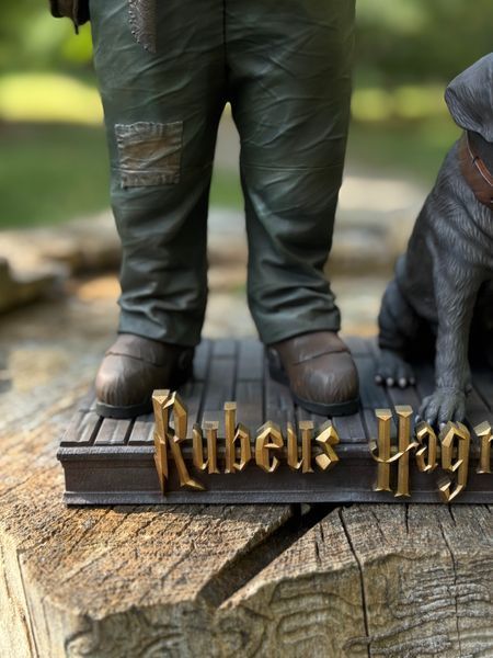 Rubeus Hagrid with Fang: Harry Potter Collectible Statue, Painted, M (25cm)