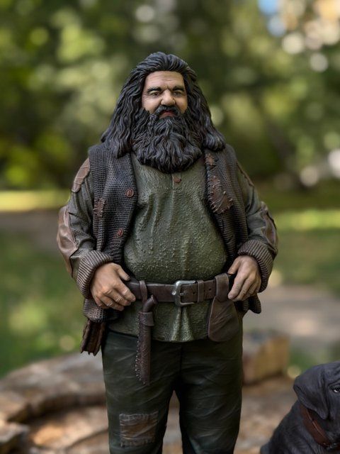Rubeus Hagrid with Fang: Harry Potter Collectible Statue, Painted, M (25cm)