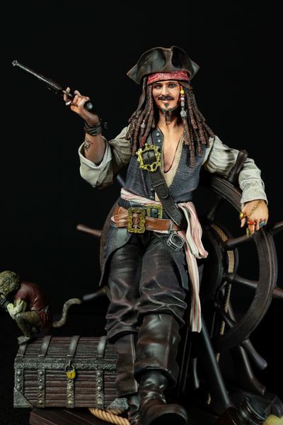Captain Jack Sparrow Collectible Figure (Pirates of the Caribbean), Painted, L (36cm)