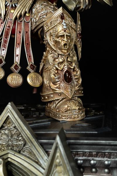 Колекційна фігурка Імператор (The Emperor Statue) The Emperor Collectible Figure (The Emperor Statue) фото