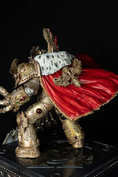 Колекційна фігурка Імператор (The Emperor Statue) The Emperor Collectible Figure (The Emperor Statue) фото