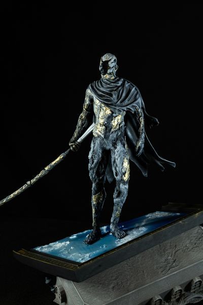 Коллекционная фигурка Куратор (Ренуар) &mdash; Clair Obscur: Expedition 33 Renoir (The Curator) Collectible Figure &mdash; Clair Obscur: Expedition 33 фото