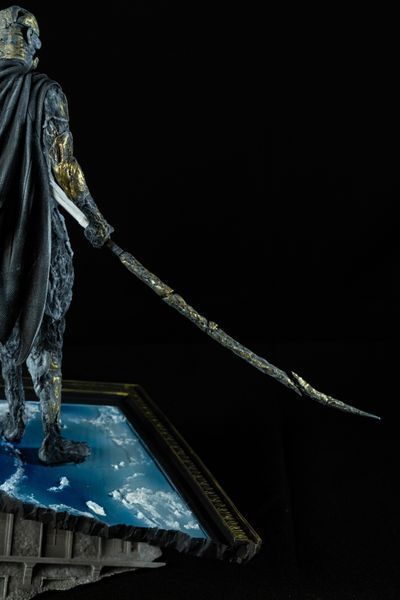 Коллекционная фигурка Куратор (Ренуар) &mdash; Clair Obscur: Expedition 33 Renoir (The Curator) Collectible Figure &mdash; Clair Obscur: Expedition 33 фото