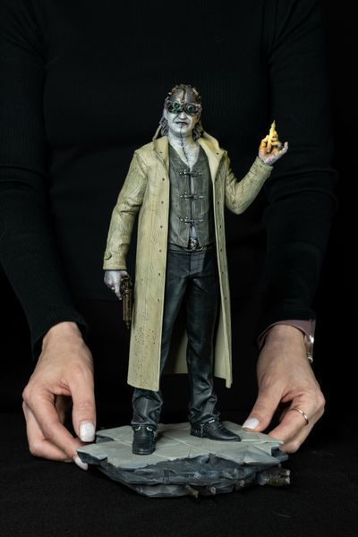 Виктор Гидеон (Victor Gideon) &mdash; Эксклюзивная фигурка антагониста из Resident Evil: Requiem Victor Gideon &mdash; Exclusive Antagonist Figure from Resident Evil: Requiem фото