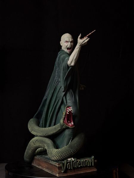 Lord Voldemort and Nagini - Collectible Figurine (32 cm) - Fan Art, Painted, S (20cm)
