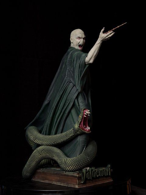 Lord Voldemort and Nagini - Collectible Figurine (32 cm) - Fan Art, Painted, S (20cm)