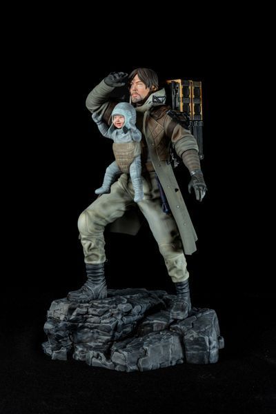Sam Porter Bridges & Lou Collectible Figure &mdash; Death Stranding, Painted, SM (25cm)