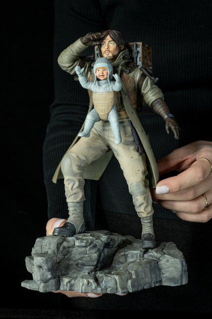 Sam Porter Bridges & Lou Collectible Figure &mdash; Death Stranding, Painted, SM (25cm)