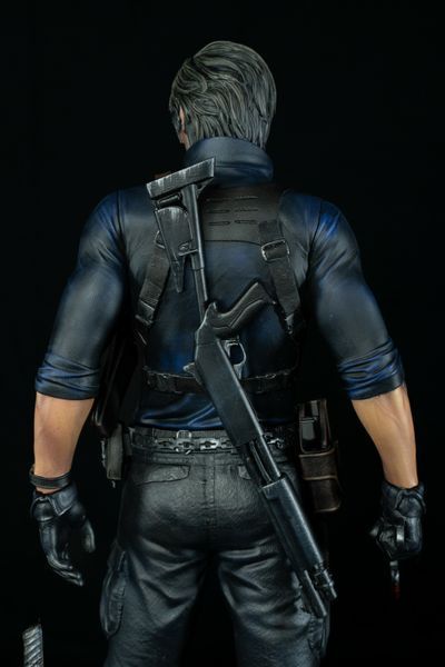 Leon S. Kennedy Collectible Figure &mdash; Resident Evil Requiem, Painted, S (20cm)