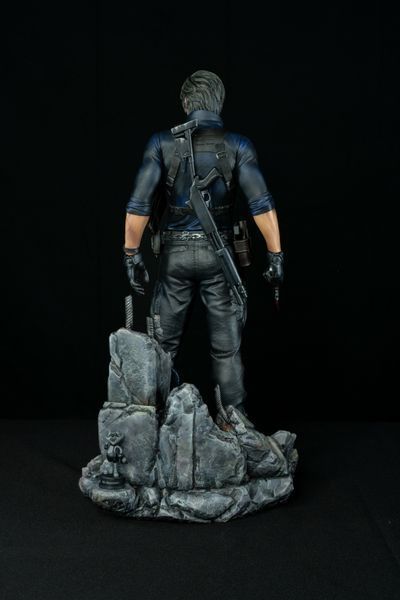 Leon S. Kennedy Collectible Figure &mdash; Resident Evil Requiem, Painted, S (20cm)