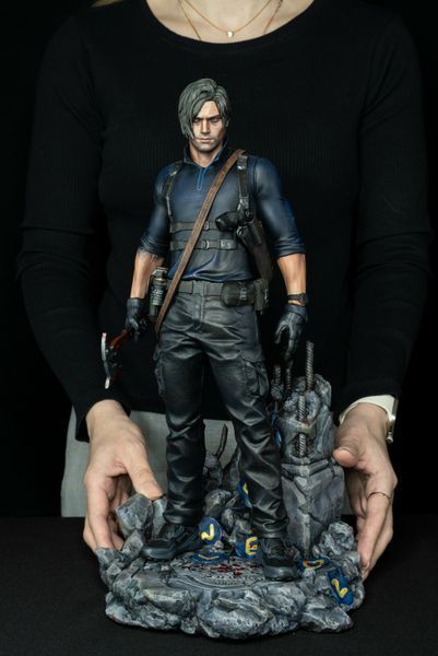 Leon S. Kennedy Collectible Figure &mdash; Resident Evil Requiem, Painted, S (20cm)