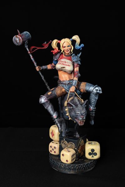 Коллекционная фигурка Харли Квинн (Harley Quinn) &mdash; Уникальная авторская работа Harley Quinn Collectible Figure &mdash; Unique Custom Art фото