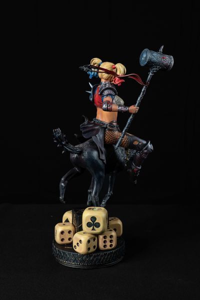 Коллекционная фигурка Харли Квинн (Harley Quinn) &mdash; Уникальная авторская работа Harley Quinn Collectible Figure &mdash; Unique Custom Art фото
