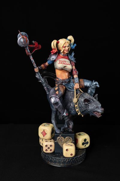 Коллекционная фигурка Харли Квинн (Harley Quinn) &mdash; Уникальная авторская работа Harley Quinn Collectible Figure &mdash; Unique Custom Art фото