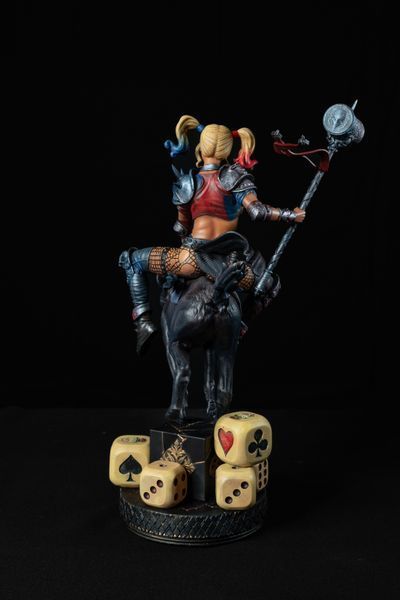 Коллекционная фигурка Харли Квинн (Harley Quinn) &mdash; Уникальная авторская работа Harley Quinn Collectible Figure &mdash; Unique Custom Art фото